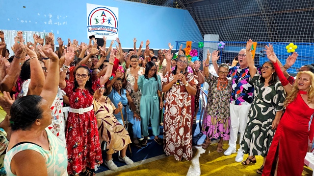  Baile da Primavera reúne grupos de convivência do município 